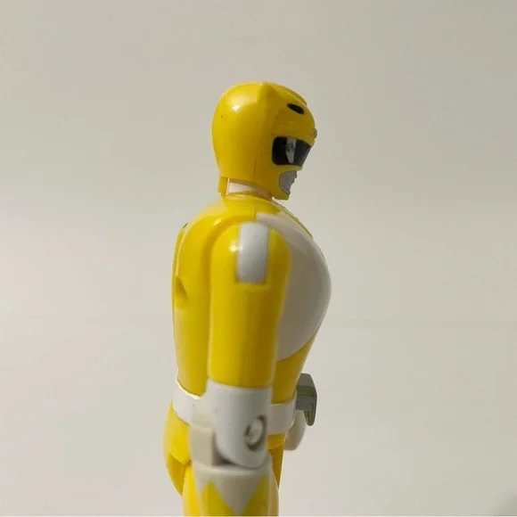 Mighty Morphin Power Rangers Trini Yellow Ranger Head Flips - Picture 11 of 16